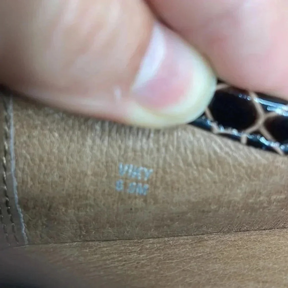 Donald J Pliner • Patent Loafer Faux Alligator • 6.5 - Picture 10 of 10